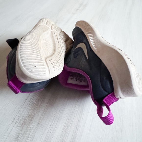 Nike Starrunner kids shoes (size 8c) - Picture 7 of 8